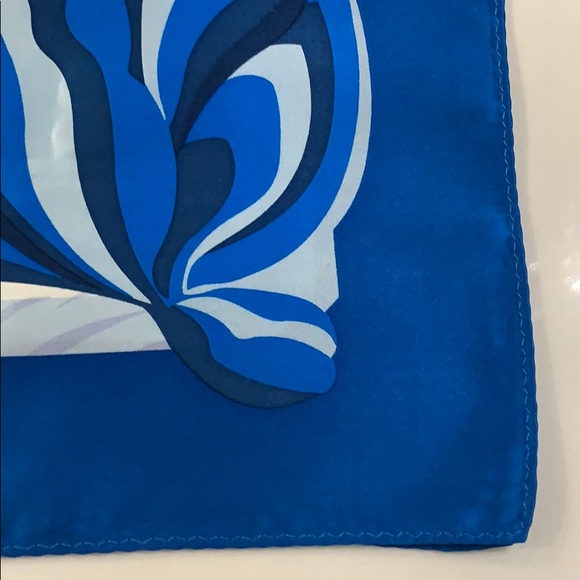 NWT Beautiful Wensli Silk square Scarf - Picture 2 of 5